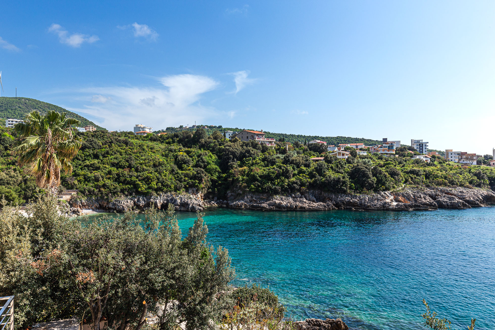 Spacious house in Utjeha with panoramic sea views