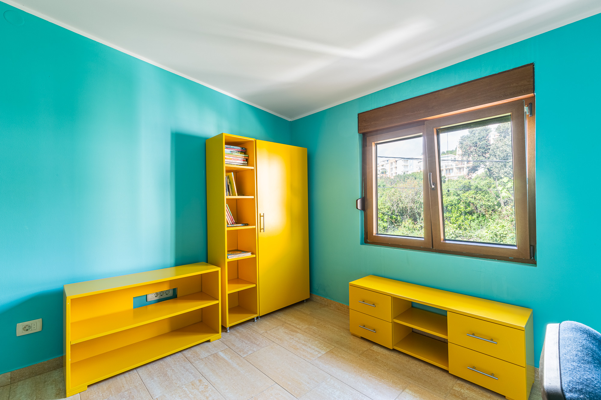 Spacious house in Utjeha with panoramic sea views