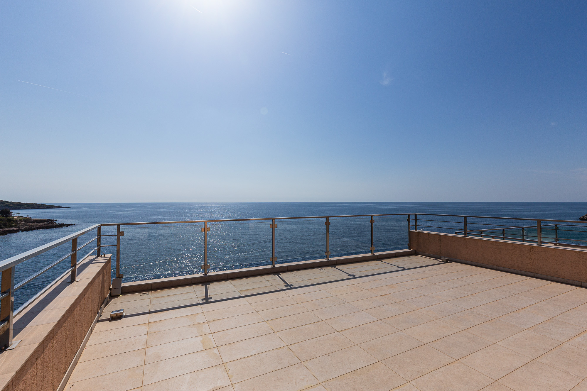 Spacious house in Utjeha with panoramic sea views