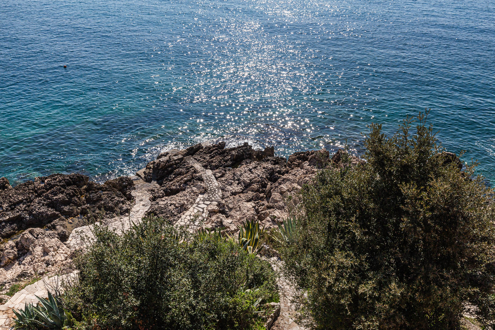 Spacious house in Utjeha with panoramic sea views