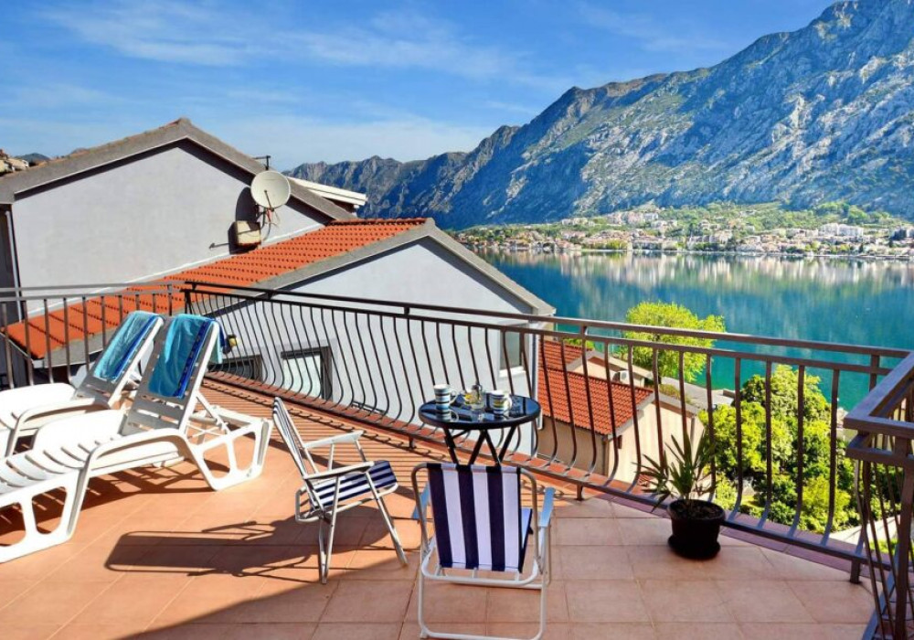 Spacious Villa with panoramic sea views in Muo