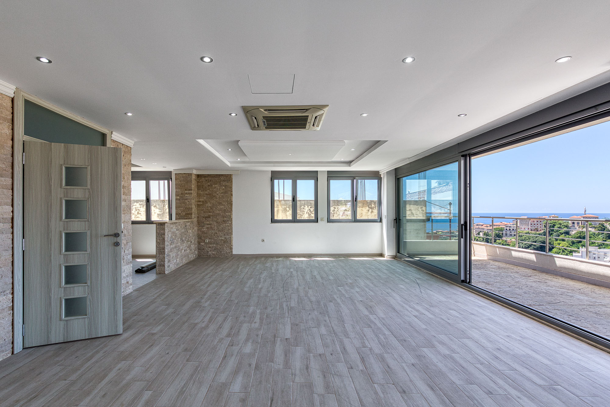 Penthouse in Ulcinj with sea view