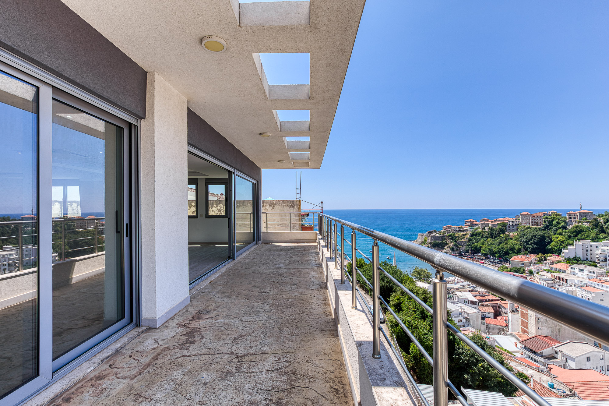 Penthouse in Ulcinj with sea view