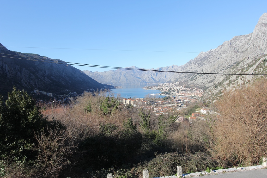 House with 7 bedrooms and a view of the Bay of Kotor in Skaljari
