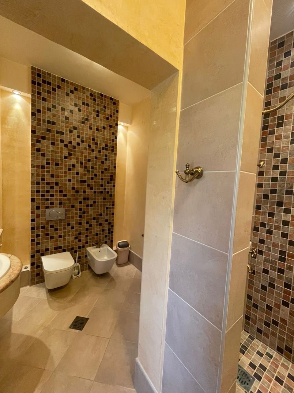 House in a complex with a swimming pool