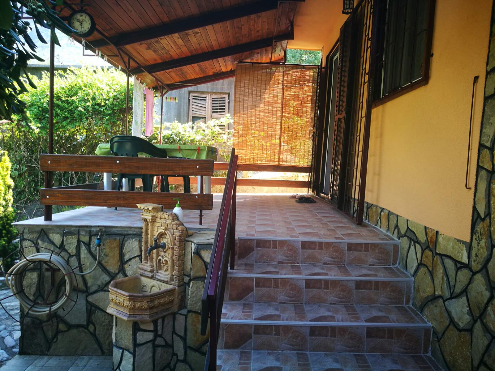 House with a garage and a spacious terrace in Djurmani