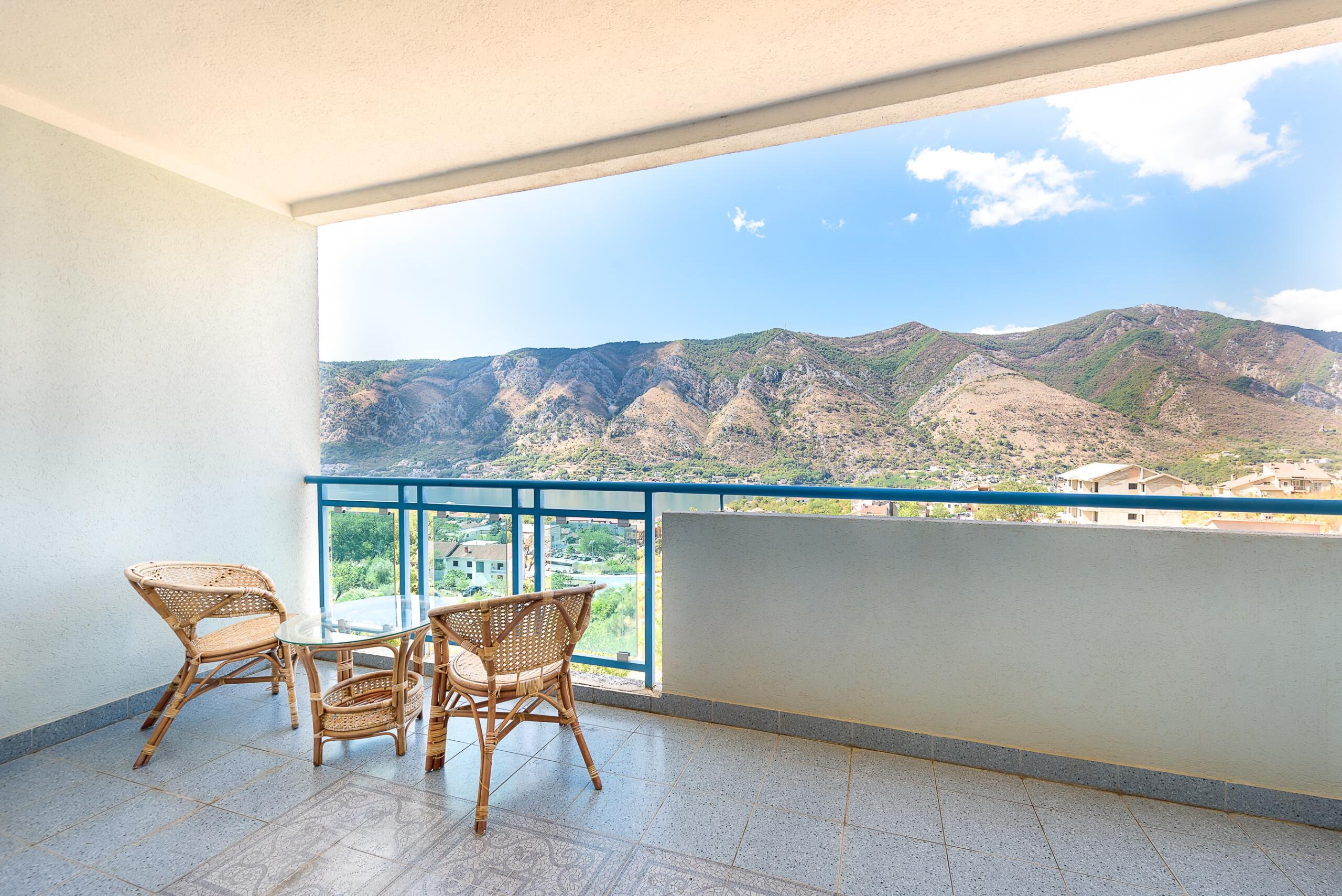Studio in Dobrota with a panoramic view of the Bay of Kotor