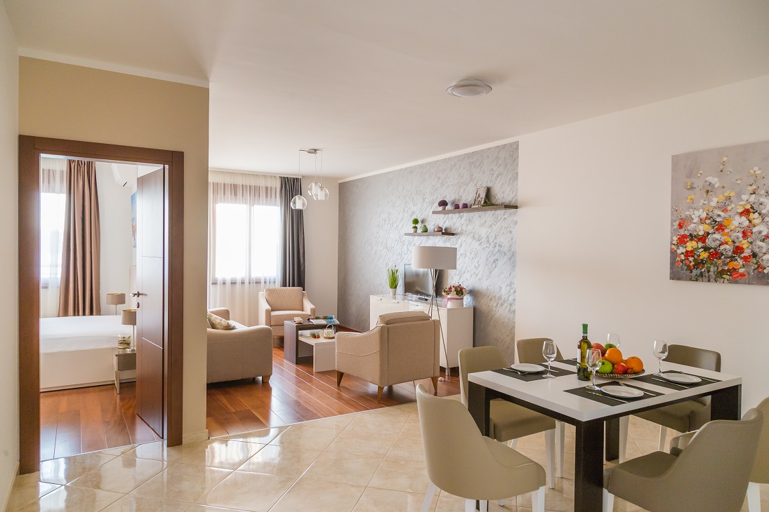 Apartments in a new complex with a swimming pool in Bechici