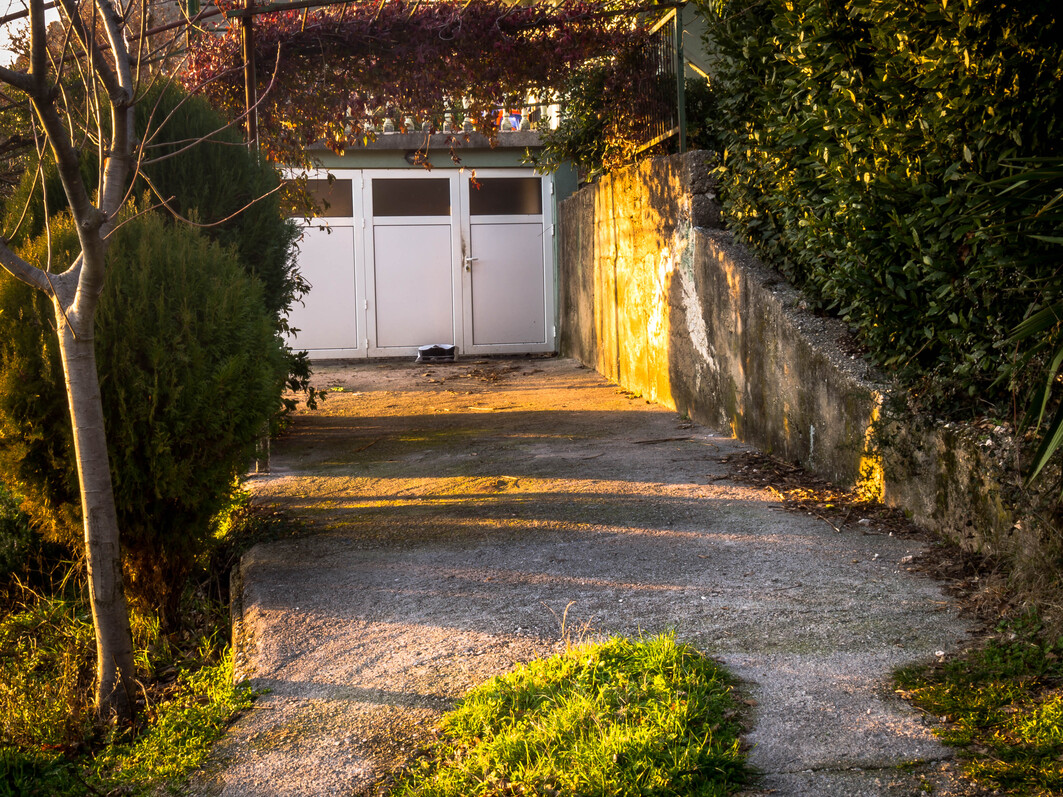 House with a plot and a panoramic view of Budva