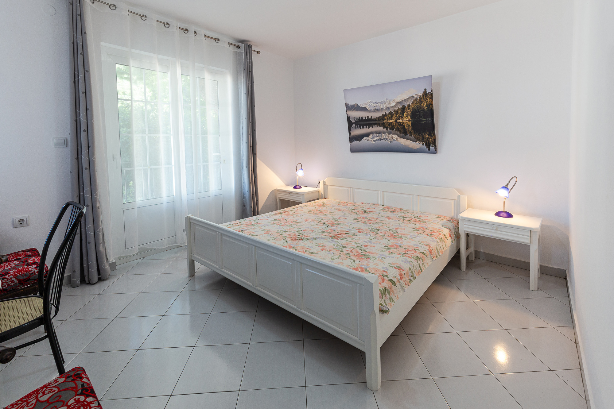 Apartment for sale overlooking the island of Sveti Stefan