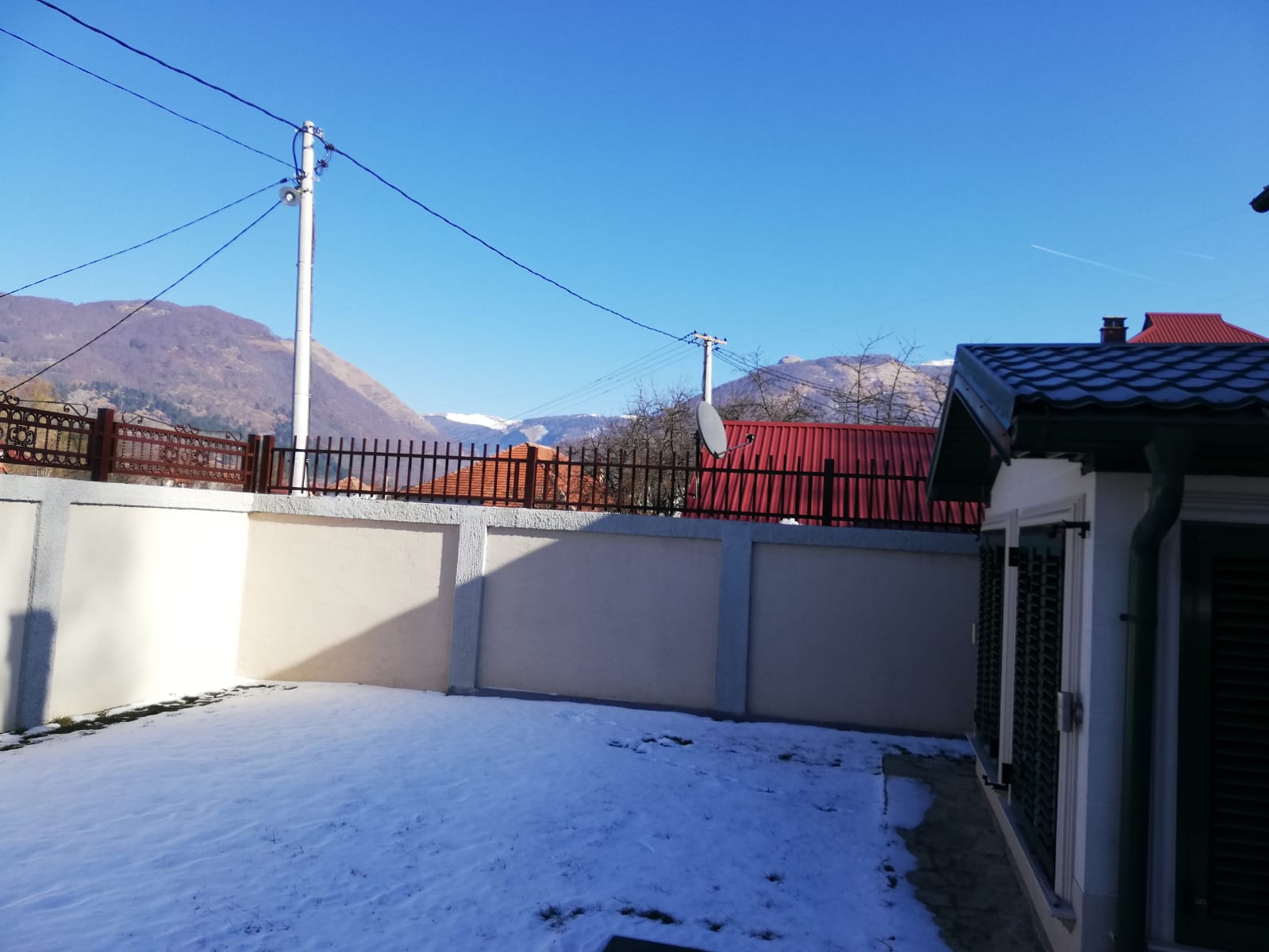 Three-storey house in a mountain paradise in Kolasin