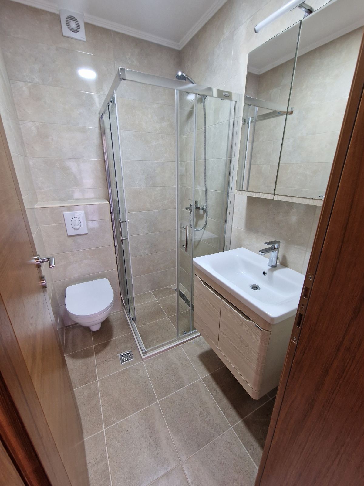 Three-bedroom duplex apartment in Igalo with sea view