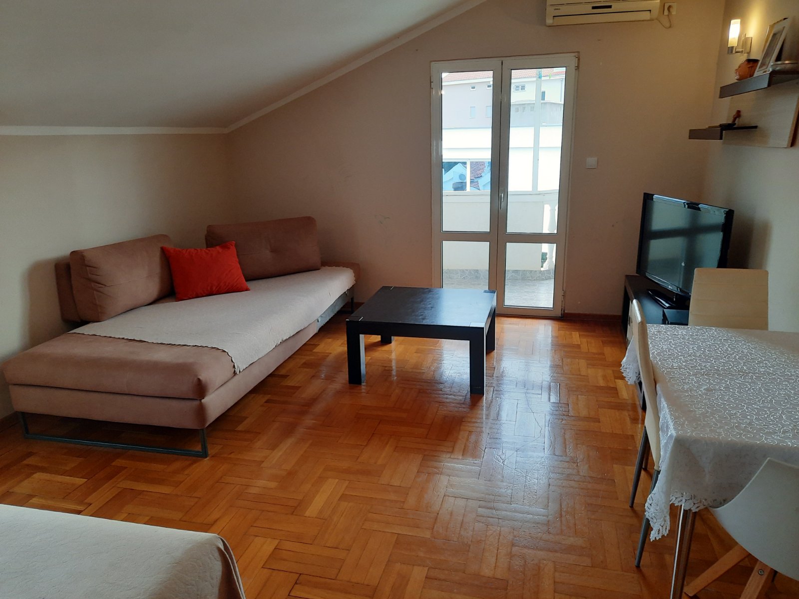 Two-bedroom apartment in Budva near the center
