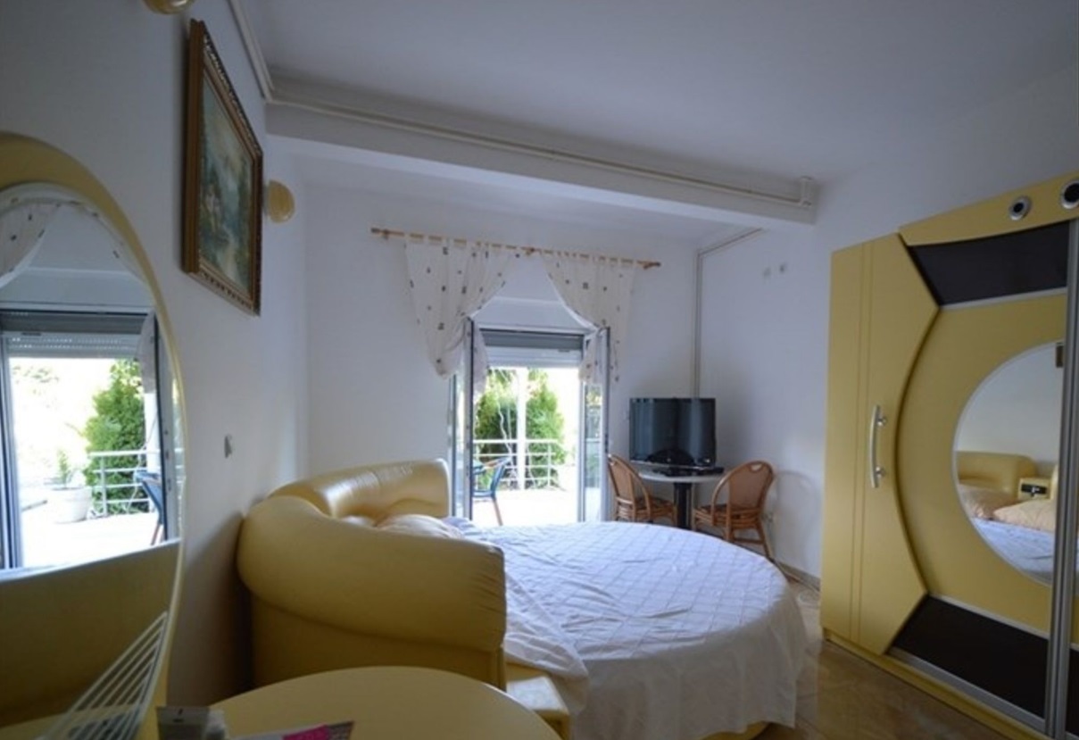 Large house in Sutorina with a swimming pool and a spacious yard