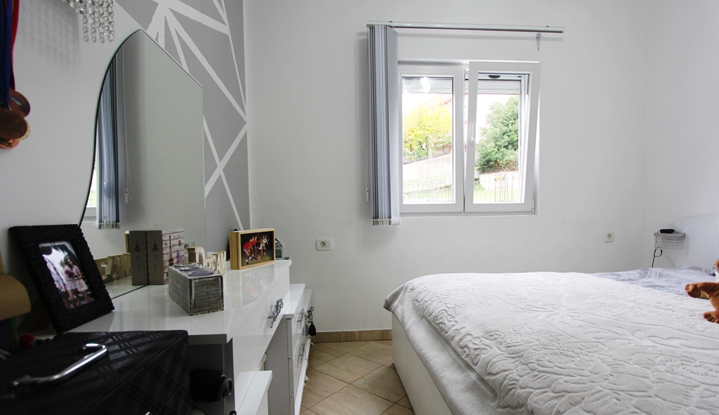 Sea view house in Belishi