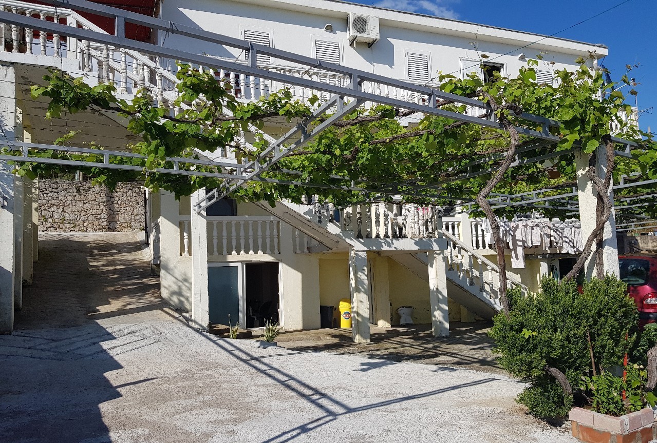 Two-storey house with panoramic sea views