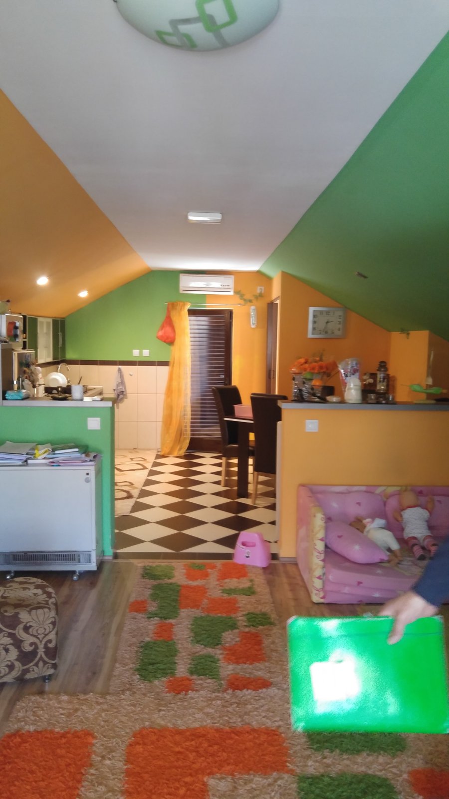 Three-story house in Morinje with a large yard