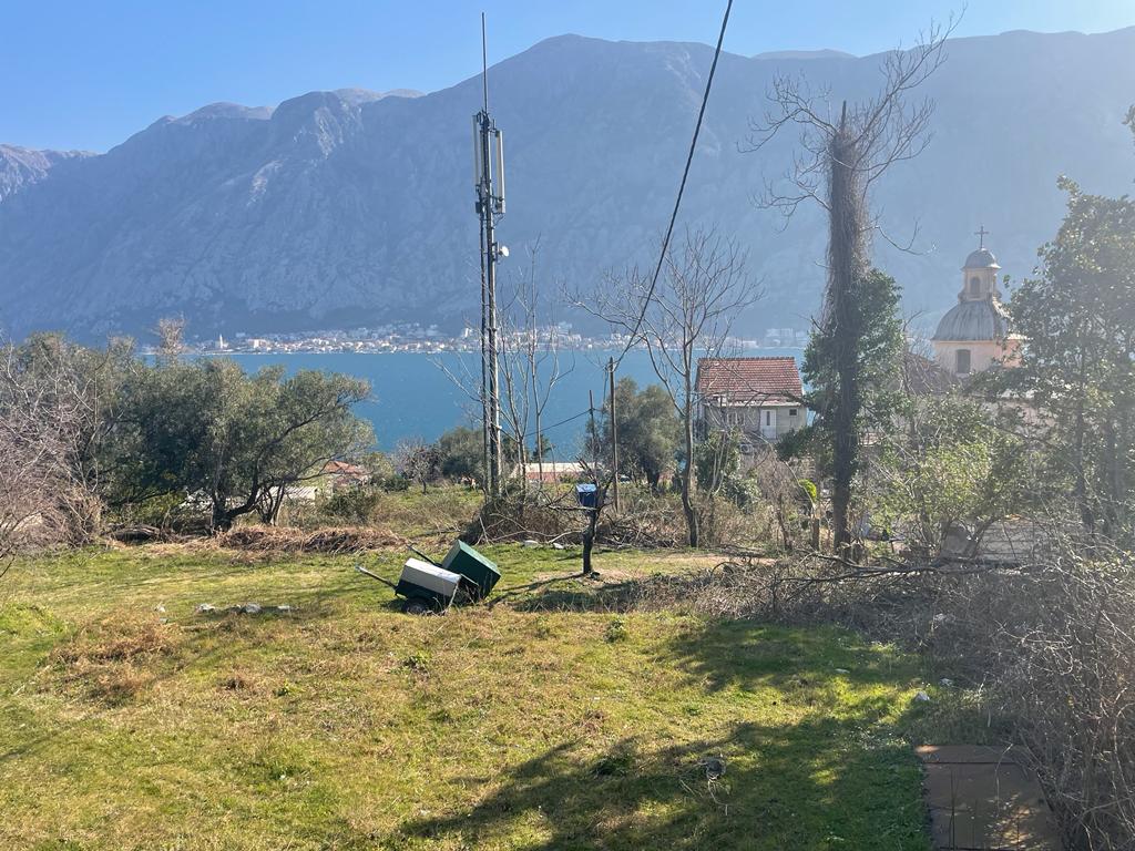 Urbanized plot in Prchanj with a view of the sea