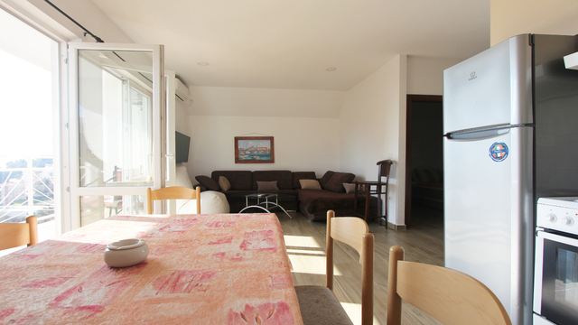 Three-story house in Bečići