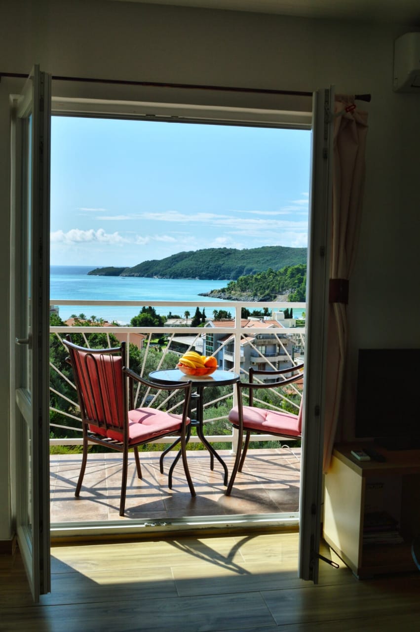 Three-story house in Bečići