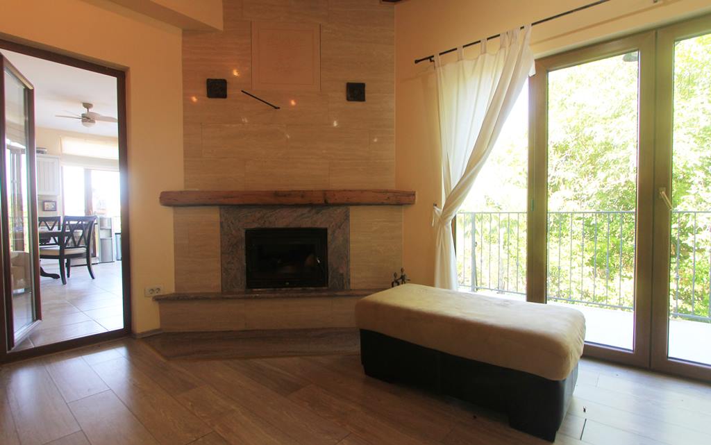 House in a complex with pool and sea view