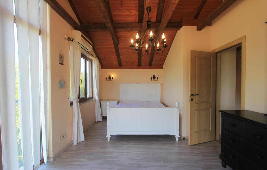 House in a complex with pool and sea view