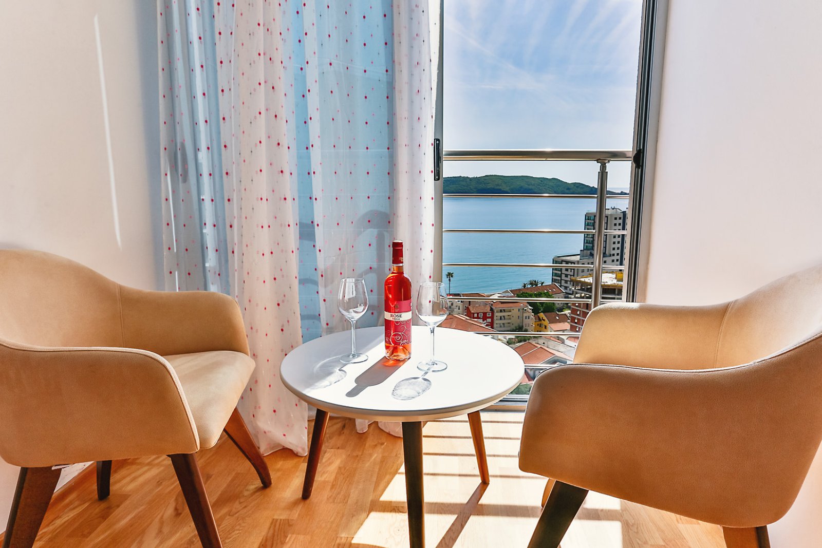 Lux two bedroom apartment with sea view