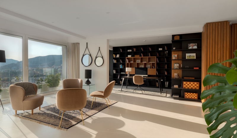 Unique penthouse with pool and roof garden