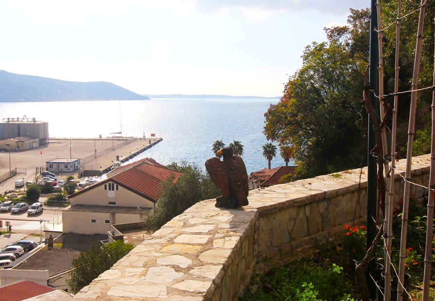 House with two bedrooms and sea views in Zelenika