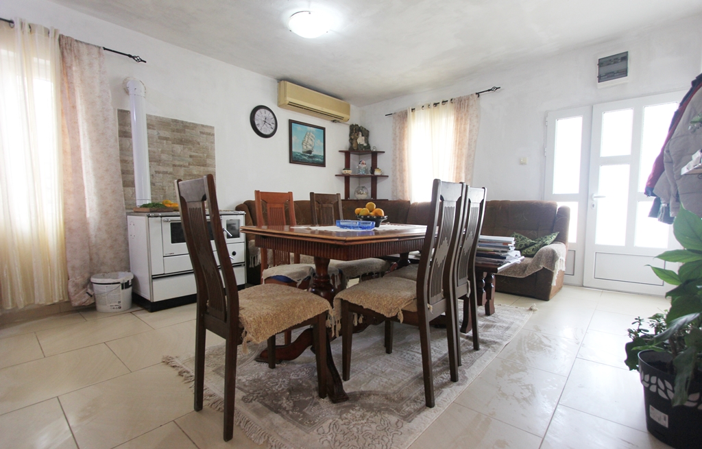 House with two bedrooms and sea views in Zelenika