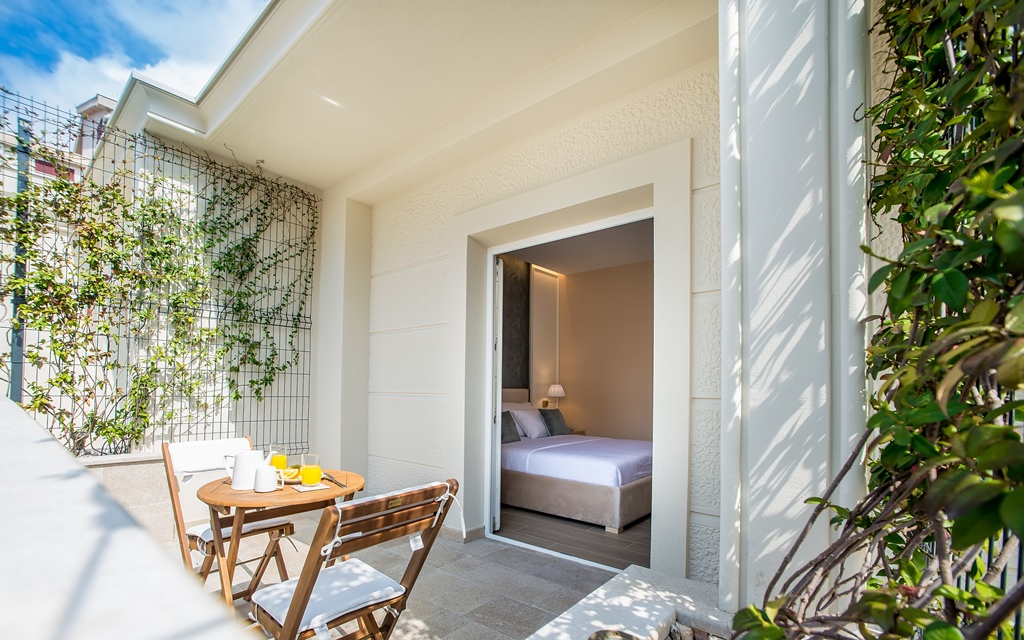 Mini-hotel in Budva, 425 meters from the sea