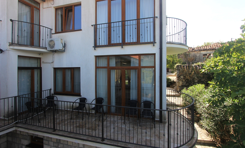 Townhouse in a complex with a sea view
