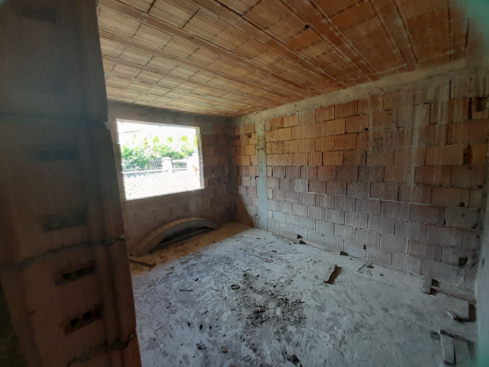 House for sale with a large plot in Cetinje