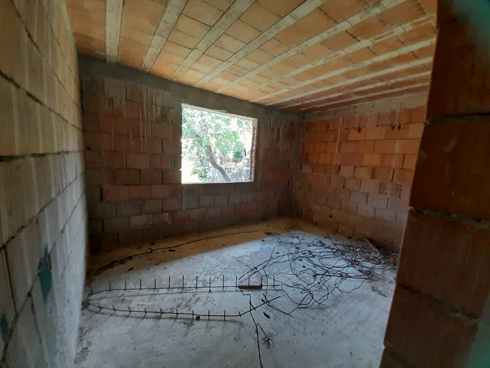 House for sale with a large plot in Cetinje