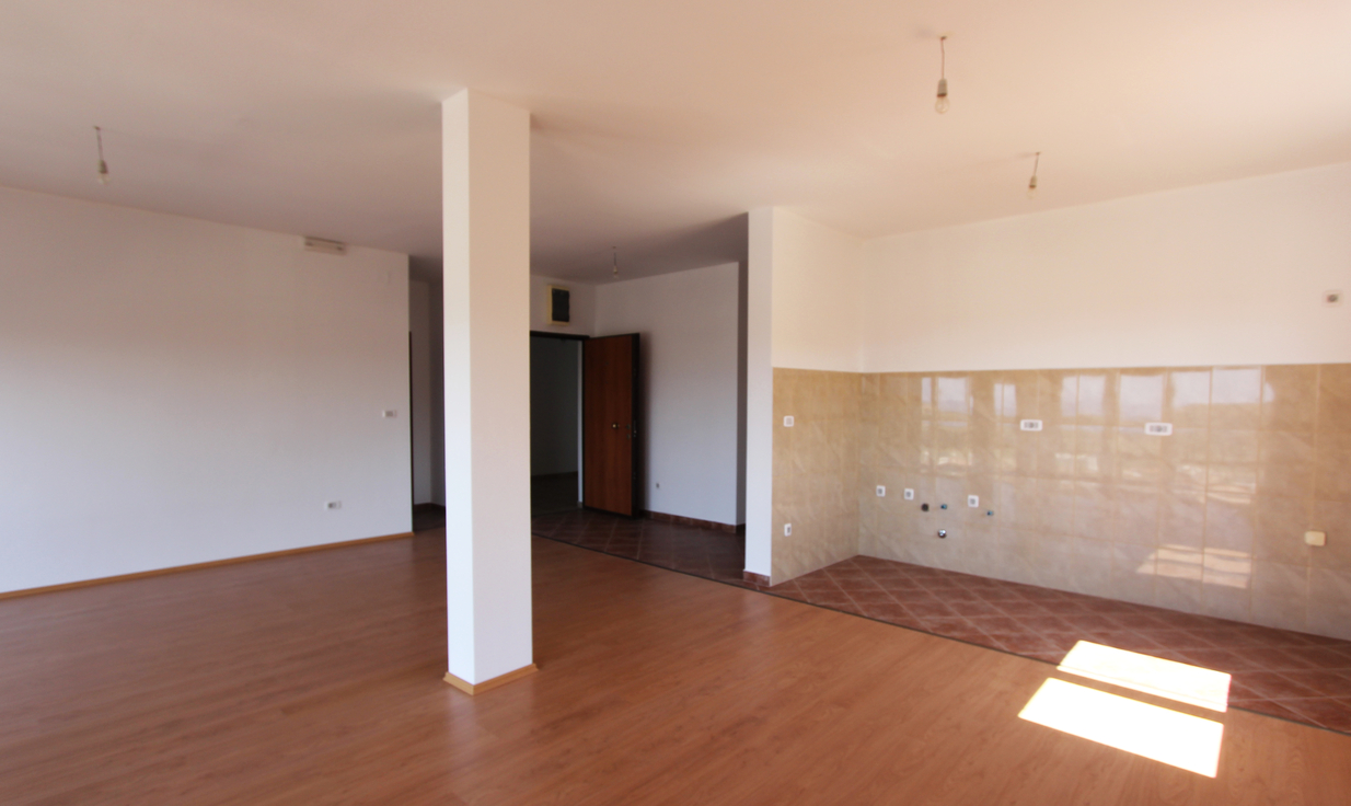 Apartments in an apartment building in Sutomore