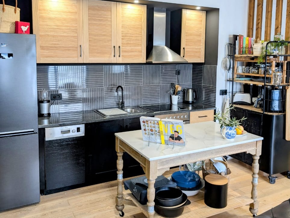 Apartment with panoramic sea view on the first line in Krasici