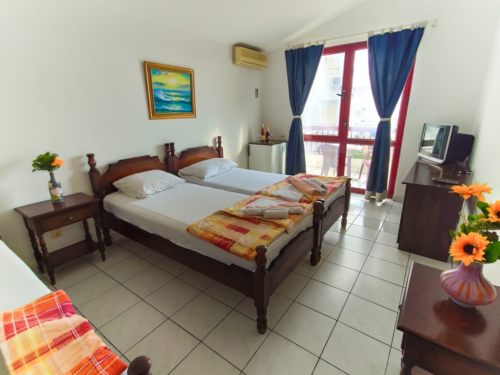 Hotel for sale in Bećići