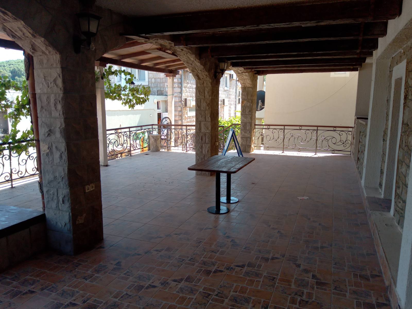 Mini Hotel on Jaz 50 meters from the sea