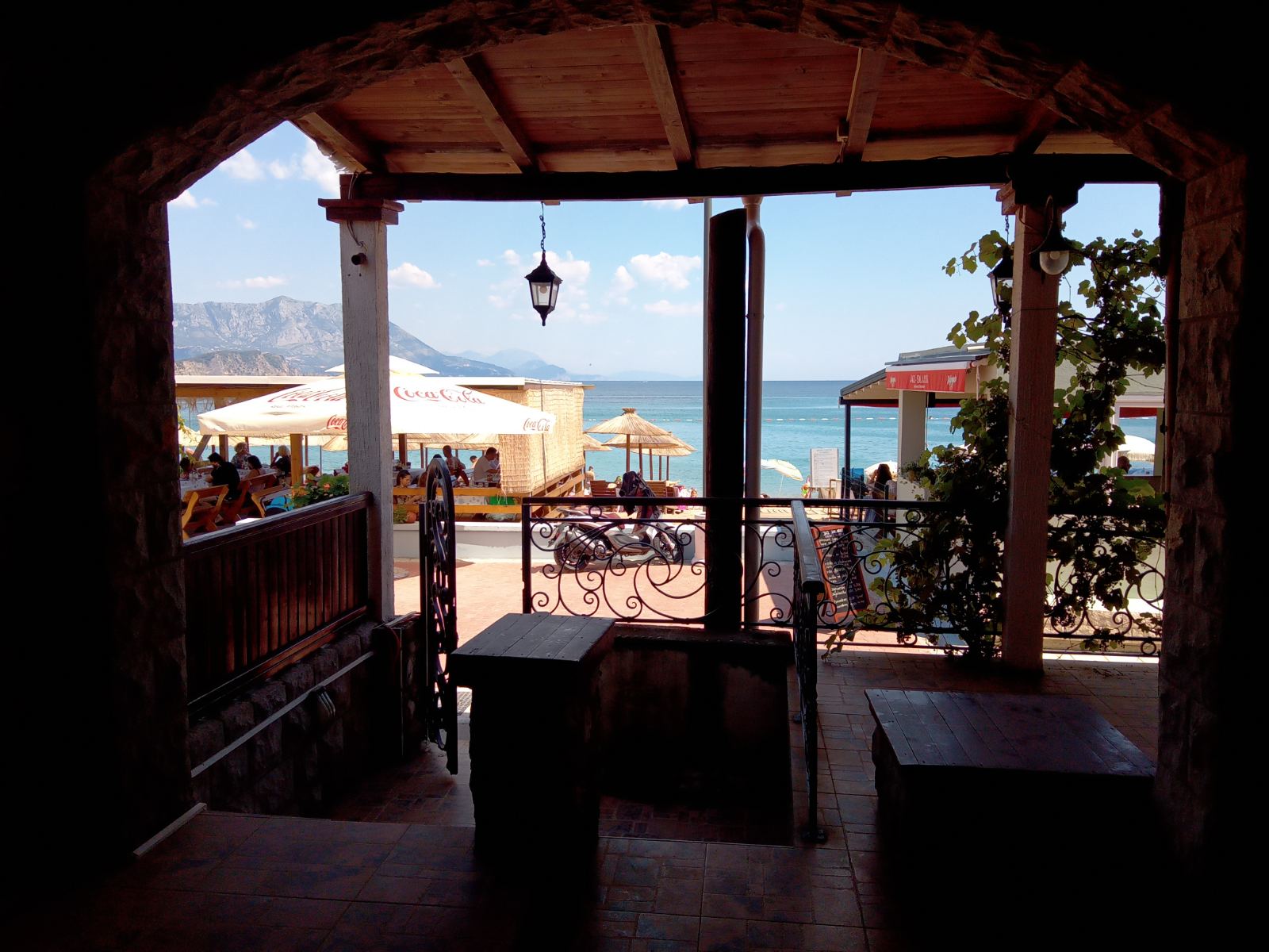 Mini Hotel on Jaz 50 meters from the sea