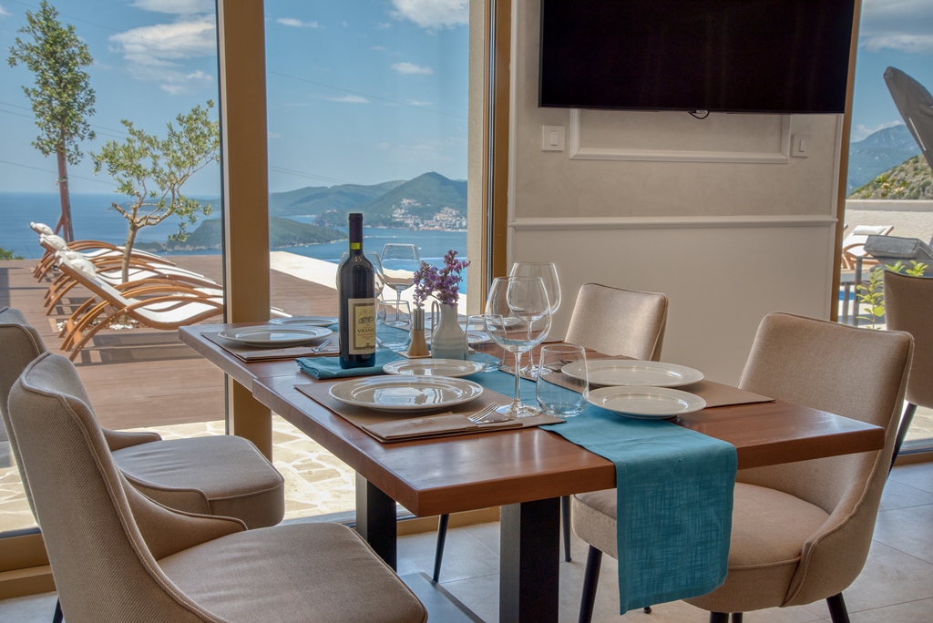 Villa for sale in a luxury complex in Blizikuce