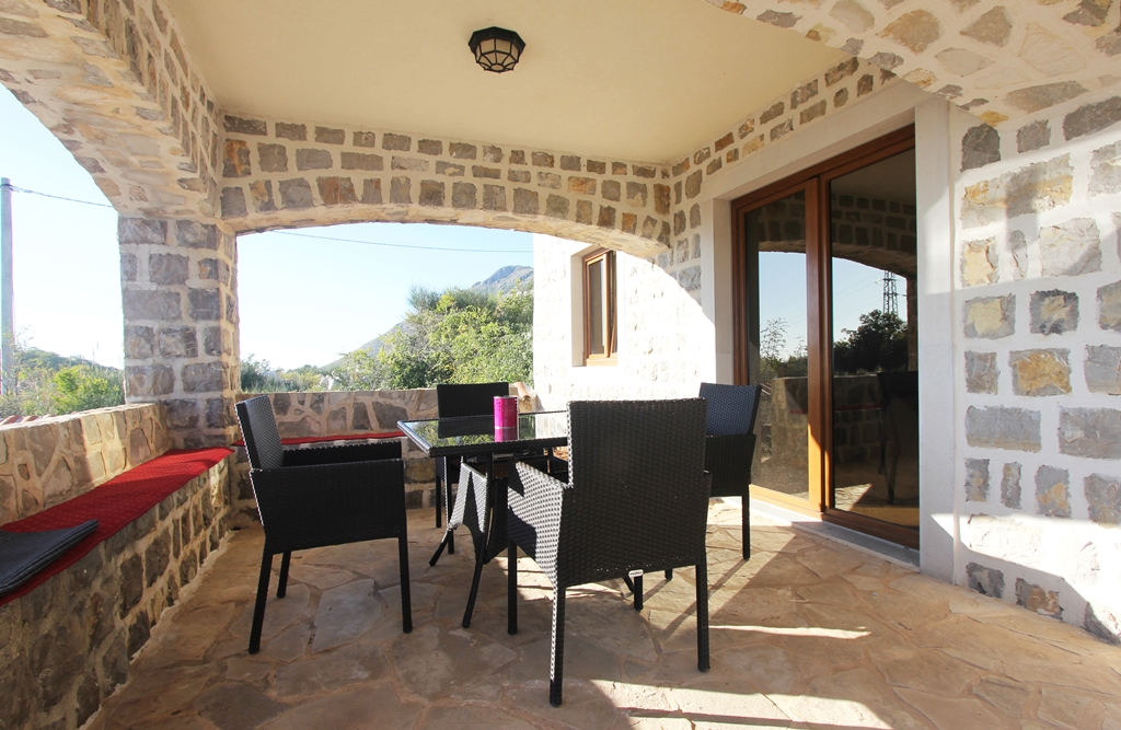 Rustic style villa with seaview