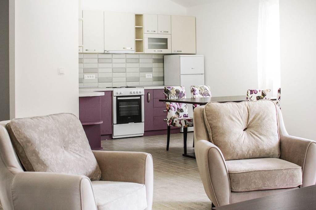 Complex with houses and swimming pool in a quiet area