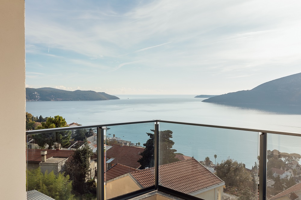 Apartments in complex with swimming pool in Herceg Novi