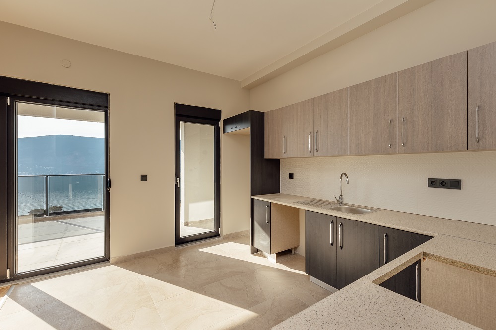 Apartments in complex with swimming pool in Herceg Novi