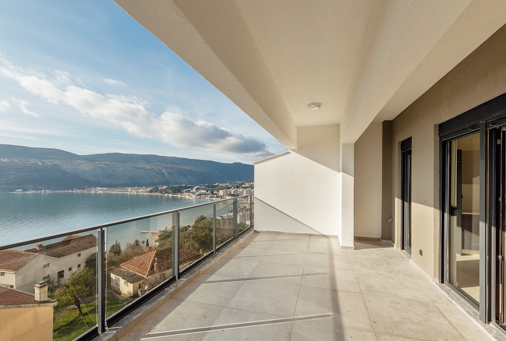 Apartments in complex with swimming pool in Herceg Novi
