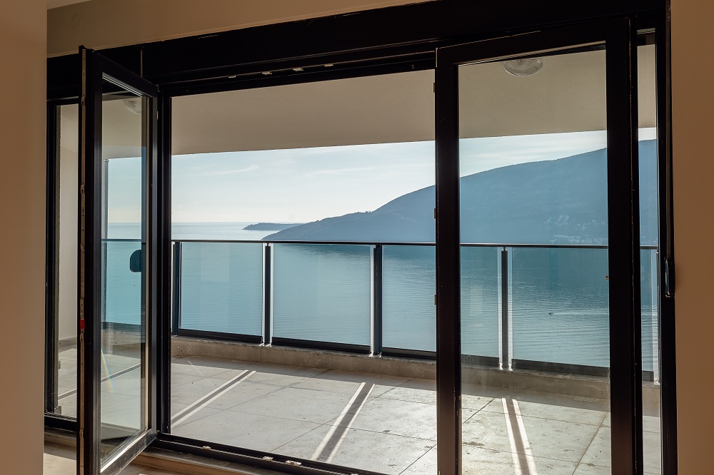 Apartments in complex with swimming pool in Herceg Novi