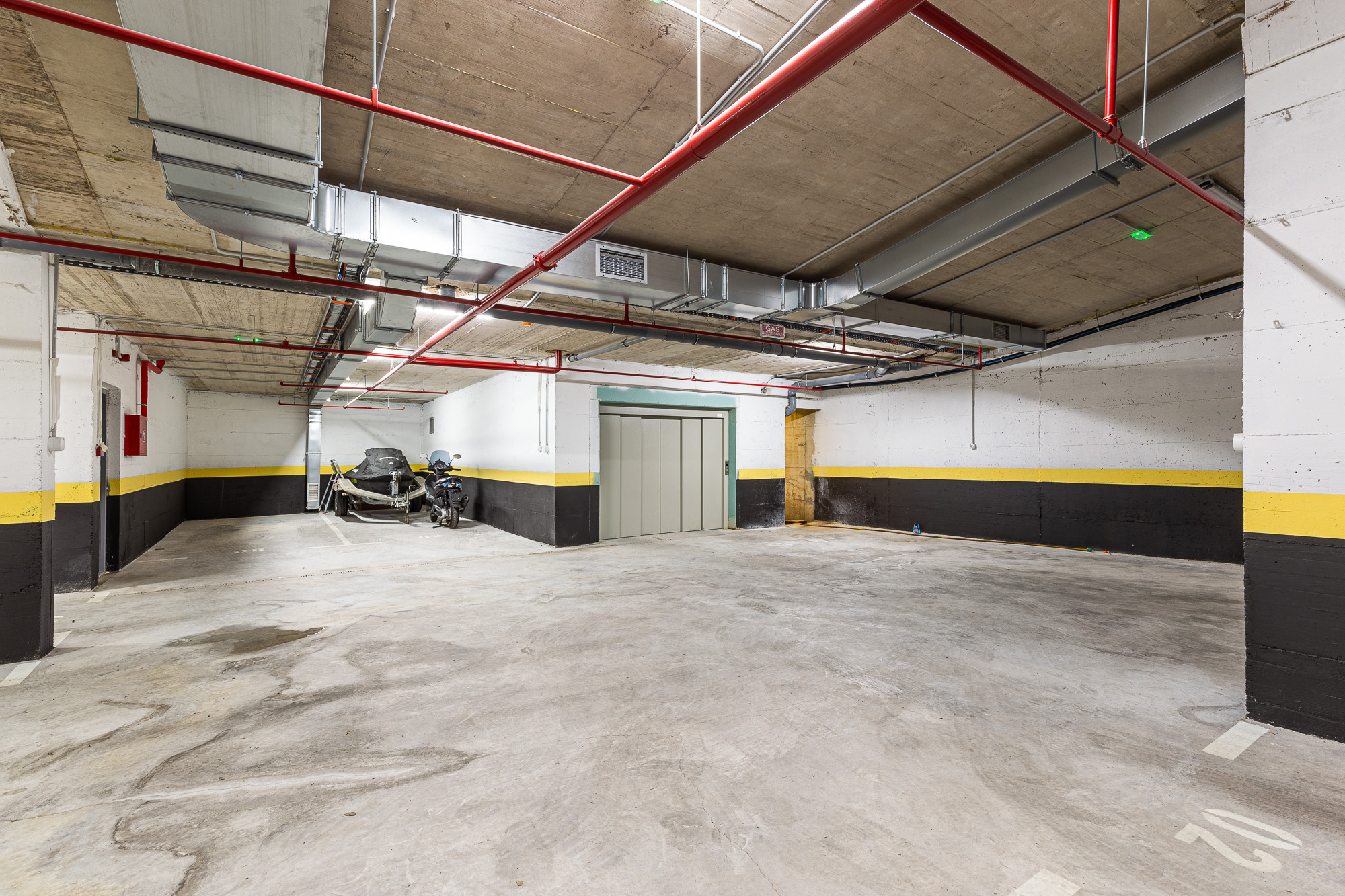 Penthouse in new building in Becici near the sea