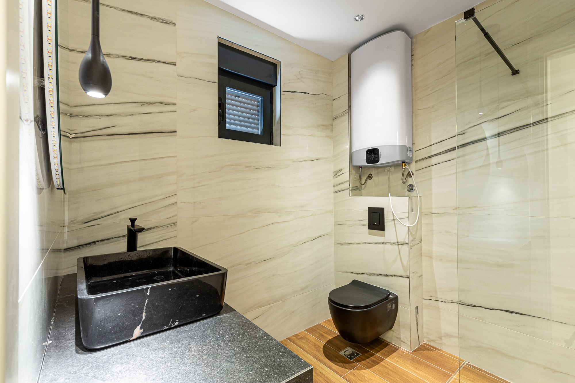 Penthouse in new building in Becici near the sea