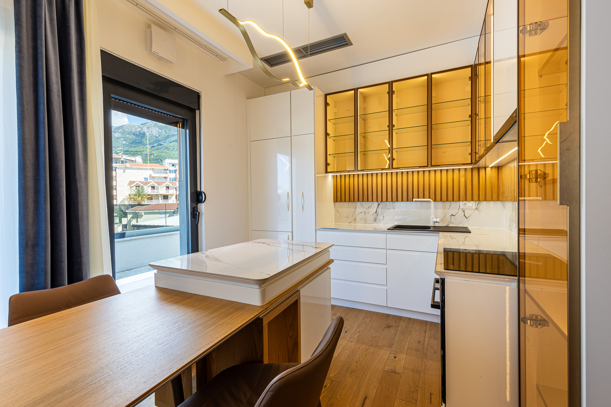 Penthouse in new building in Becici near the sea