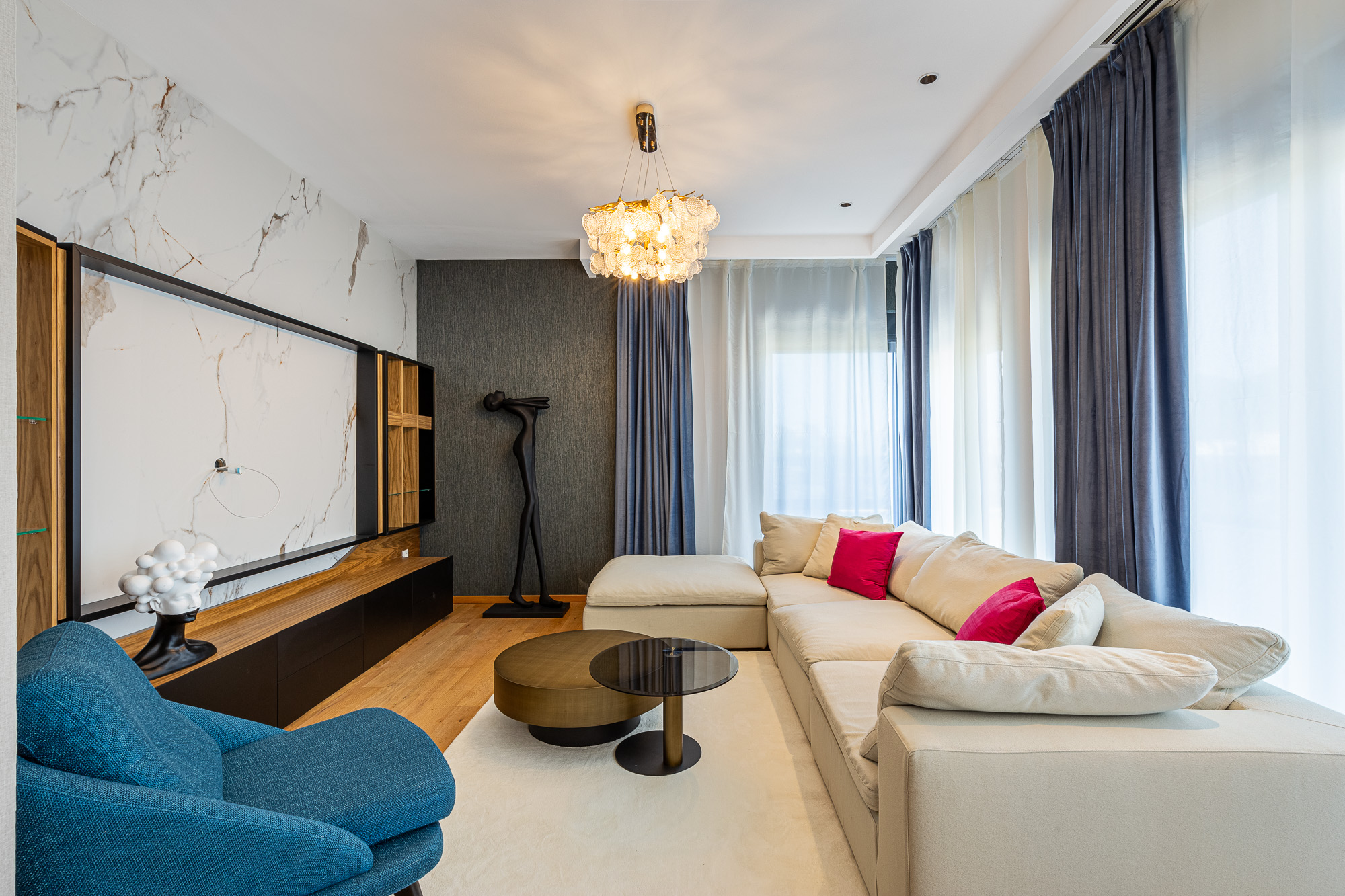 Penthouse in new building in Becici near the sea